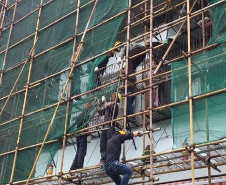 建筑雙排外架施工的安全防護(hù)方法淺述 建筑雙排外架施工的安全防護(hù)方法淺述